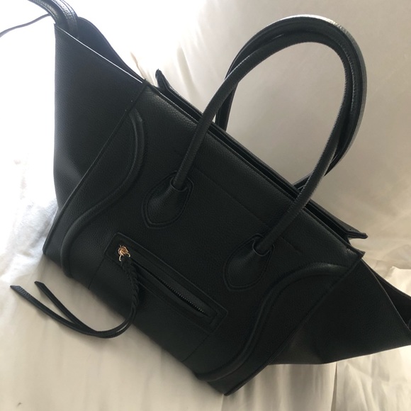 Celine Handbags - Celine Phantom style Bag